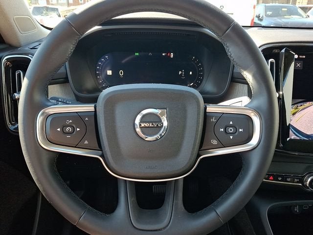 2023 Volvo XC40 B5 Core