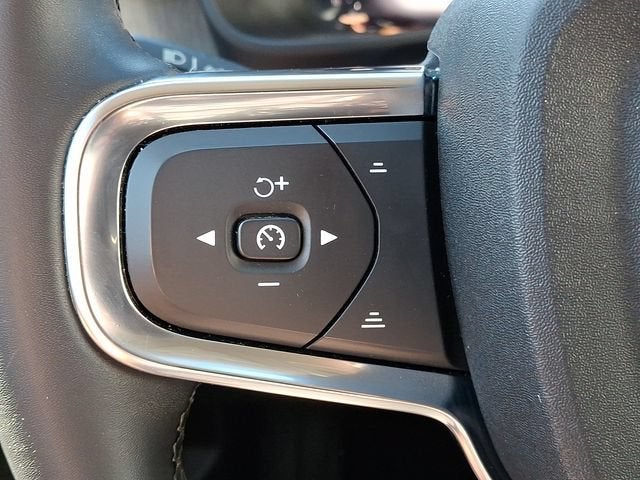 2023 Volvo XC40 B5 Core
