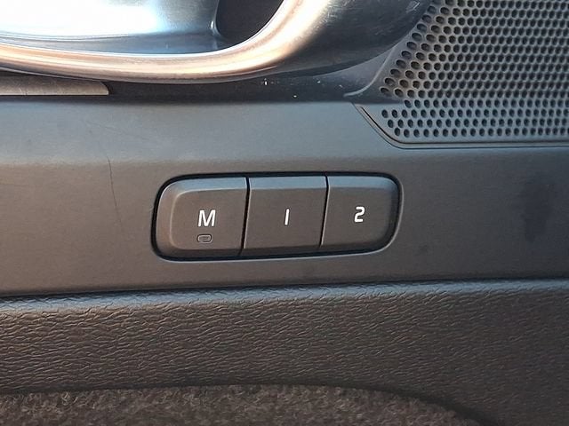 2023 Volvo XC40 B5 Core