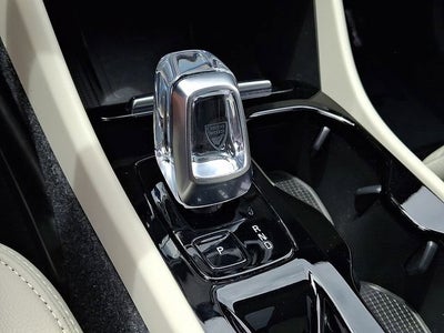 2023 Volvo XC40 Plus Dark Theme