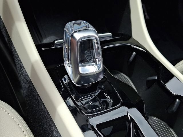 2023 Volvo XC40 Plus Dark Theme