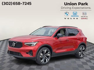 2023 Volvo XC40 Plus Dark Theme