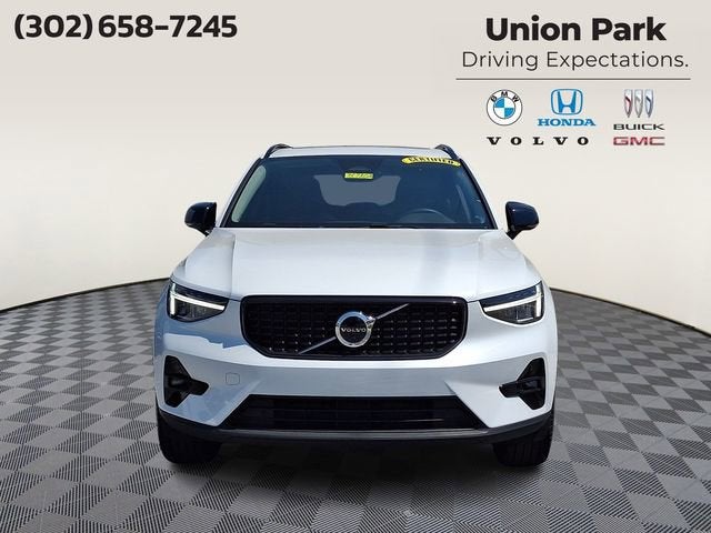 2023 Volvo XC40 Plus Dark Theme