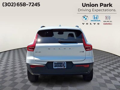 2023 Volvo XC40 Plus Dark Theme